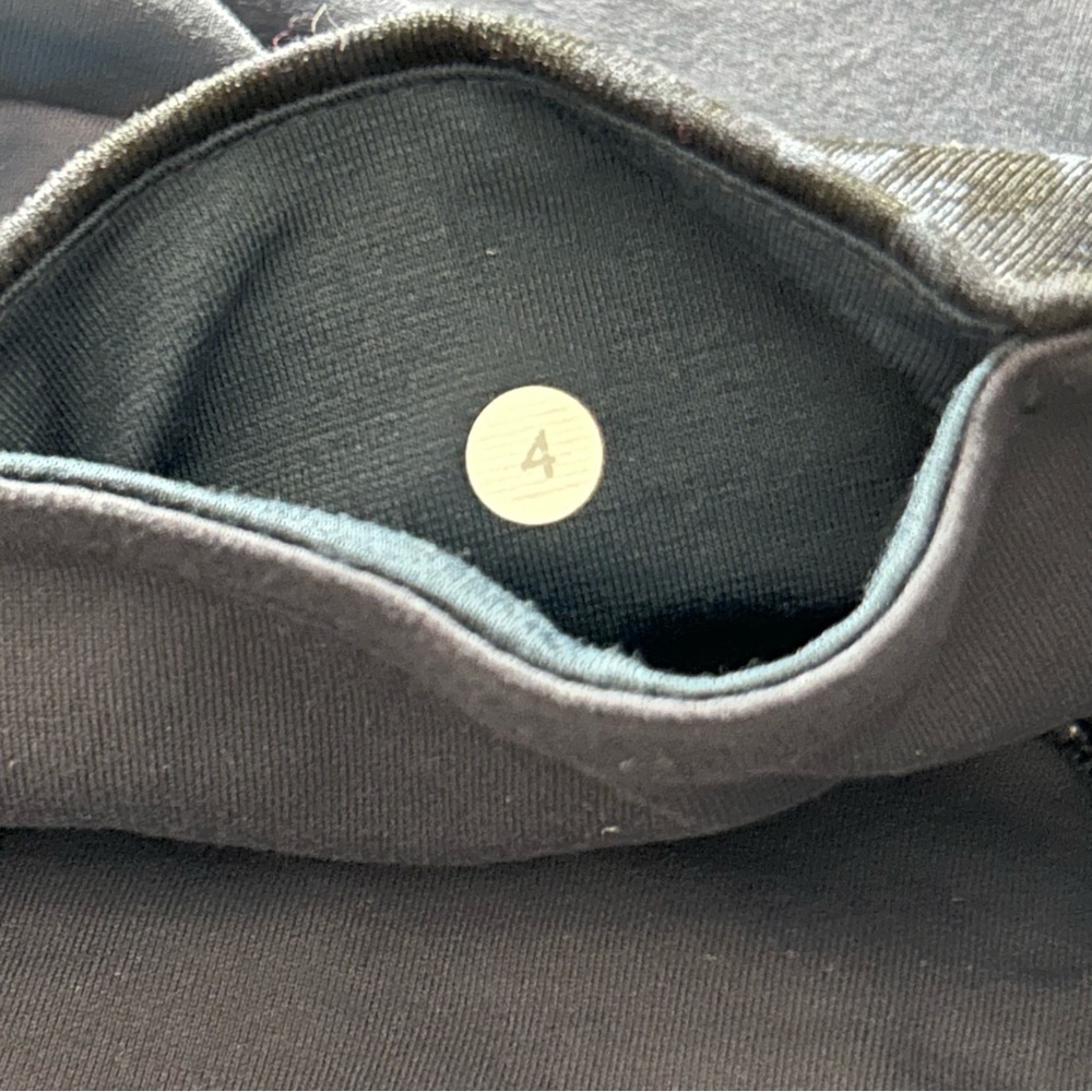 Lululemon Skinny Groove Pant. Full-On Luon. Inkwell. Size 4 Yoga Skinny Fit. - Picture 4 of 6